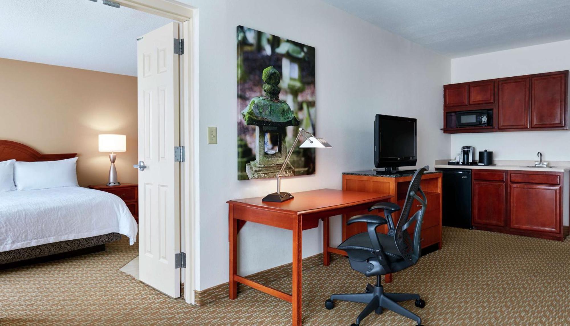 Hilton Garden Inn Charlotte North Exterior photo