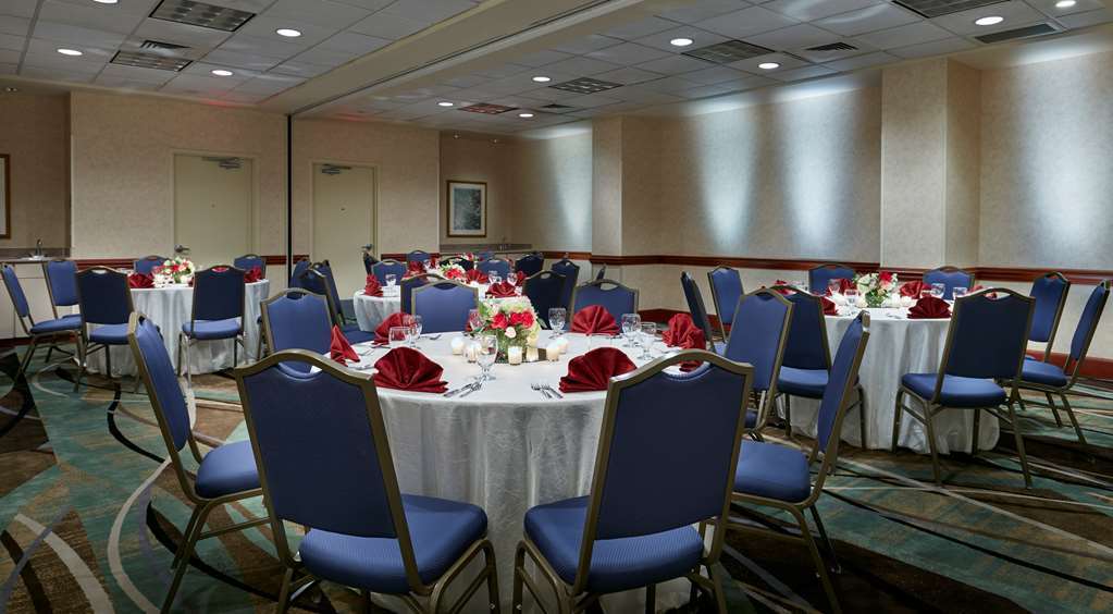 Hilton Garden Inn Charlotte North Facilities photo