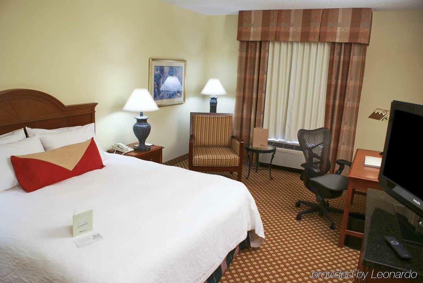 Hilton Garden Inn Charlotte North Exterior photo